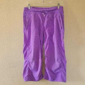 Lululemon Dance Studio Crop Capri Pants Sz 8 Unlined Power Purple Pocket Active
